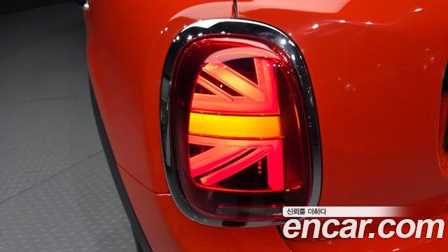 MINI Cooper 5Door Standard 3rd 2019 — фото 23