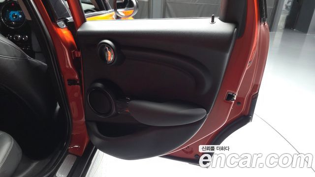 MINI Cooper 5Door Standard 3rd 2019 — фото 25