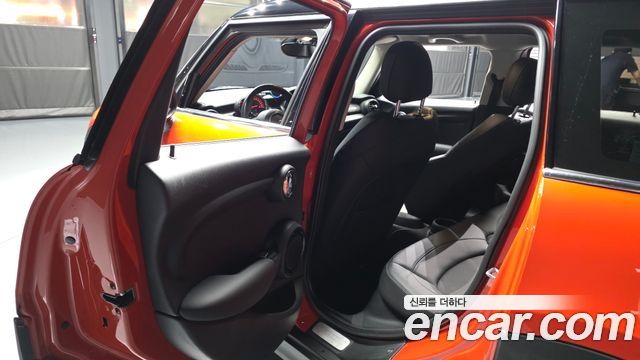 MINI Cooper 5Door Standard 3rd 2019 — фото 26