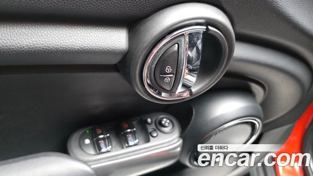 MINI Cooper 5Door Standard 3rd 2019 — фото 28