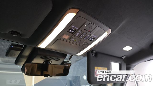 Toyota Alphard (IV) 2.5 HEV Executive AWD 2025 — фото 16