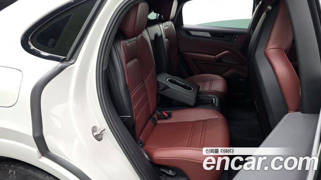 Porsche Cayenne (PO536) 4.0 GTS Coupe 2025 — фото 11