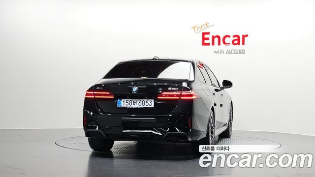 BMW 5 Series (G60) 530i xDrive M Sport Pro Special Edition 2026 — фото 4