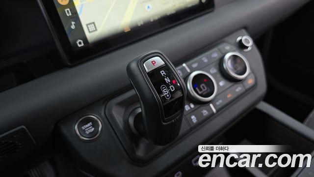 Land Rover Defender (L663) 110 P300 X-Dynamic SE 2024 — фото 9