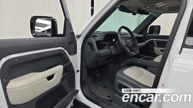Land Rover Defender (L663) 110 P300 X-Dynamic SE 2024 — фото 10