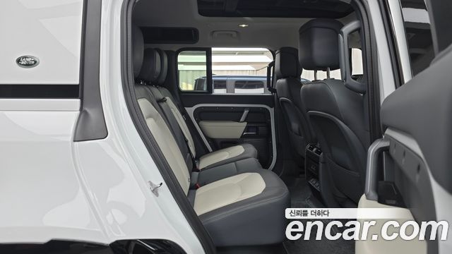Land Rover Defender (L663) 110 P300 X-Dynamic SE 2024 — фото 15