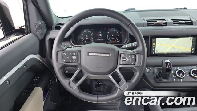 Land Rover Defender (L663) 110 P300 X-Dynamic SE 2024 — фото 17