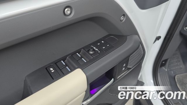Land Rover Defender (L663) 110 P300 X-Dynamic SE 2024 — фото 33