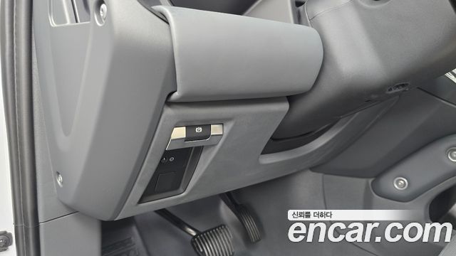 Land Rover Defender (L663) 110 P300 X-Dynamic SE 2024 — фото 37