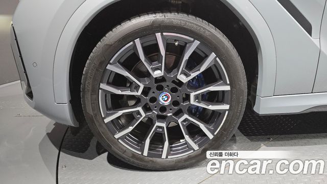 BMW X6 (G06) xDrive40i M Sport 2024 — фото 5