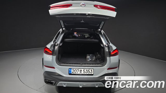 BMW X6 (G06) xDrive40i M Sport 2024 — фото 24