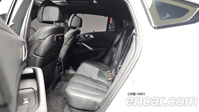 BMW X6 (G06) xDrive40i M Sport 2024 — фото 32