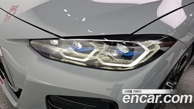 BMW 4 Series (G22) 420i M Sport Convertible 2023 — фото 28