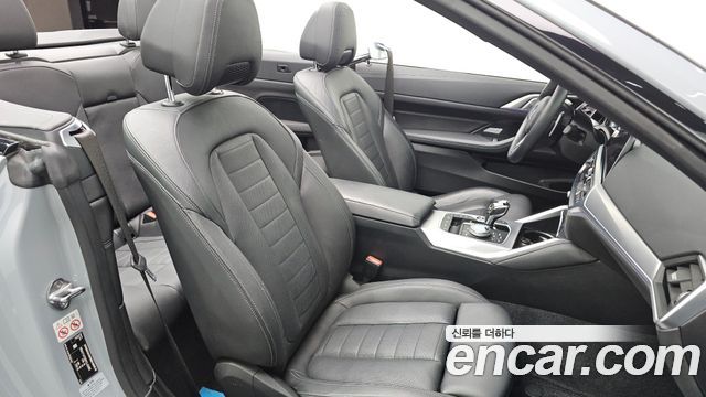 BMW 4 Series (G22) 420i M Sport Convertible 2023 — фото 32