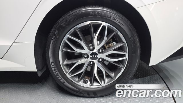 Kia K5 (III) 2.0 Prestige 2022 — фото 21
