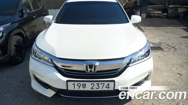 Honda Accord 2.0 Hybrid 9th 2017 — фото 2