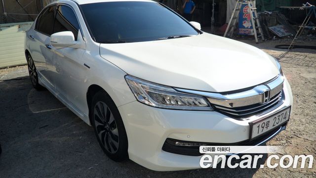 Honda Accord 2.0 Hybrid 9th 2017 — фото 3