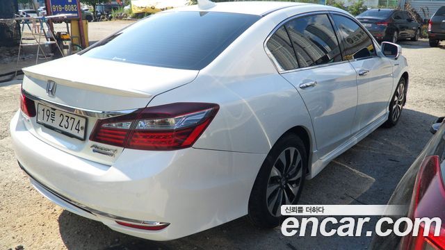 Honda Accord 2.0 Hybrid 9th 2017 — фото 5