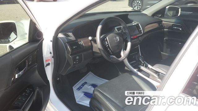 Honda Accord 2.0 Hybrid 9th 2017 — фото 7