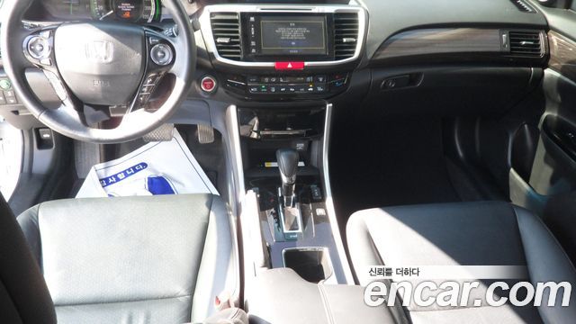 Honda Accord 2.0 Hybrid 9th 2017 — фото 9