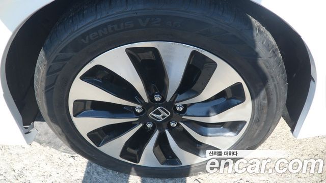 Honda Accord 2.0 Hybrid 9th 2017 — фото 15