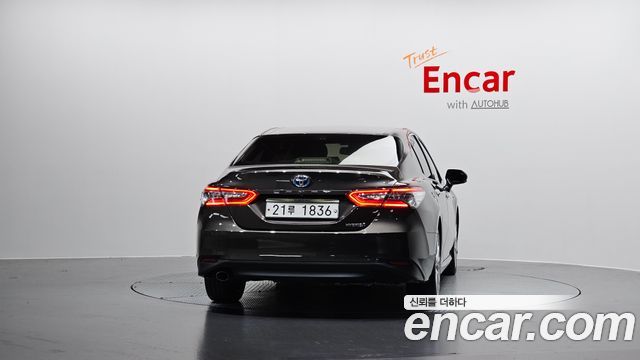 Toyota Camry (XV70) 2.5 XLE Hybrid 2018 — фото 4