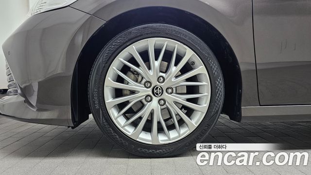 Toyota Camry (XV70) 2.5 XLE Hybrid 2018 — фото 5