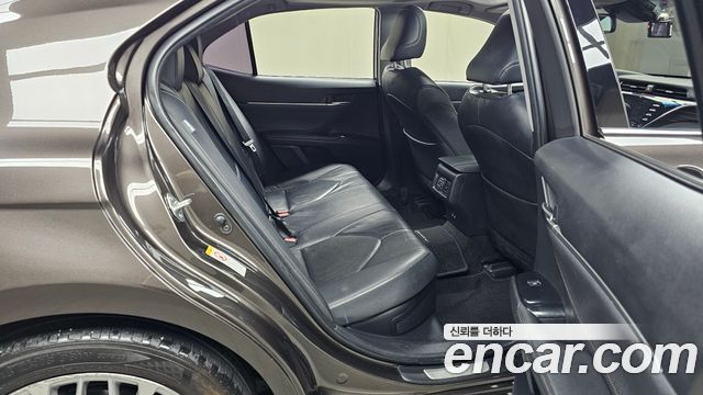 Toyota Camry (XV70) 2.5 XLE Hybrid 2018 — фото 11