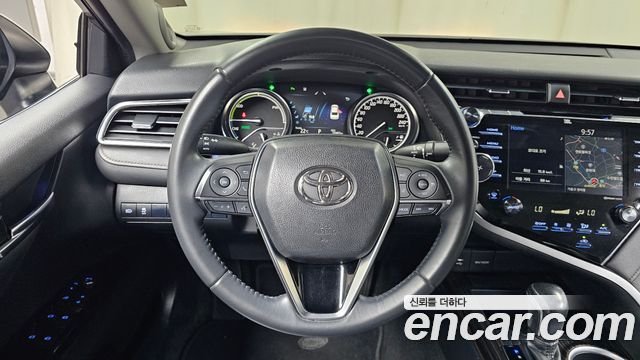 Toyota Camry (XV70) 2.5 XLE Hybrid 2018 — фото 14