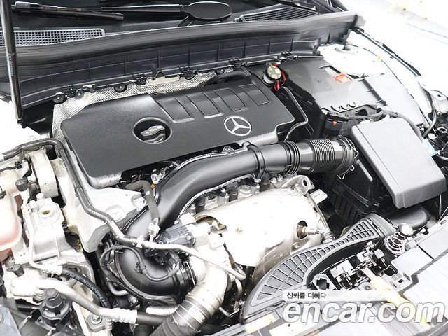 Mercedes-Benz GLB-Class (X247) GLB250 4MATIC 2023 — фото 23