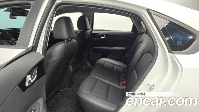 Kia K3 (II) 1.6 Prestige 2023 — фото 11