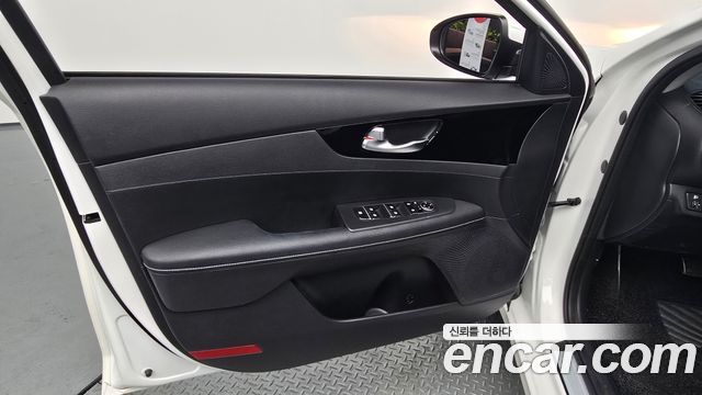 Kia K3 (II) 1.6 Prestige 2023 — фото 24