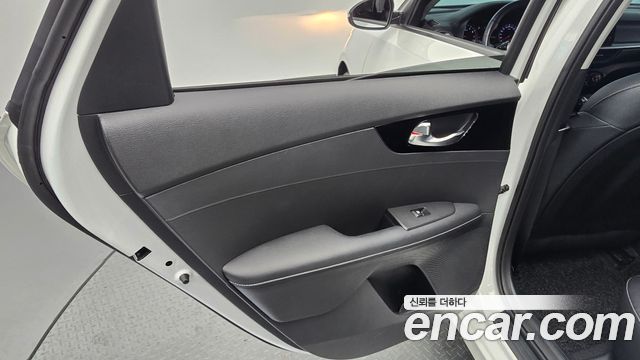 Kia K3 (II) 1.6 Prestige 2023 — фото 25