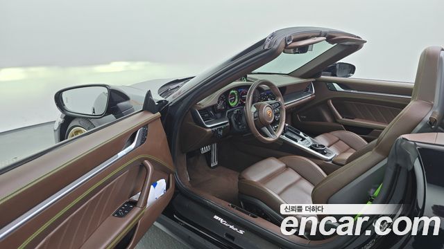 Porsche 911 (992) Turbo S Cabriolet 2022 — фото 10