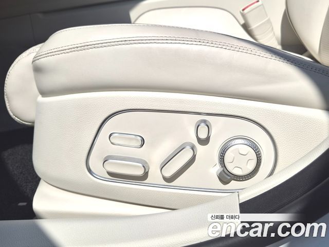 Genesis G90 (RS4) Gasoline 3.5 Turbo e-S/C AWD 2023 — фото 18