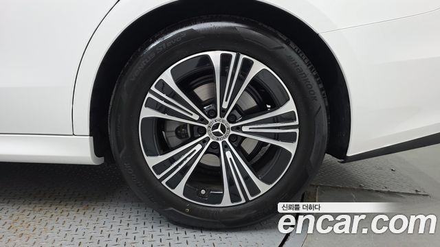 Mercedes-Benz E-Class (W214) E200 Avantgarde 2025 — фото 21