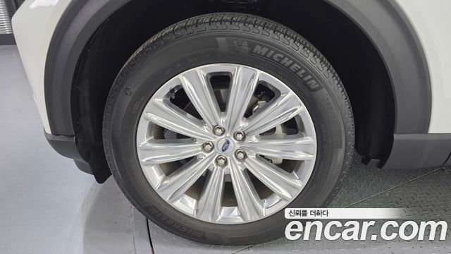 Ford Explorer (VI) 2.3 LimIted 4WD 2021 — фото 5