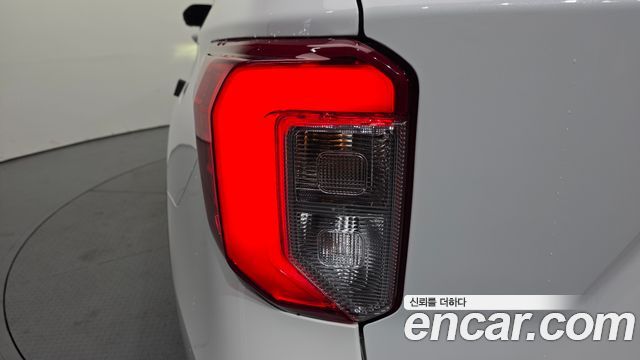 Ford Explorer (VI) 2.3 LimIted 4WD 2021 — фото 23