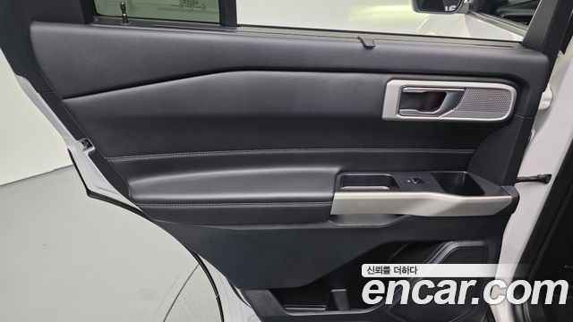 Ford Explorer (VI) 2.3 LimIted 4WD 2021 — фото 25