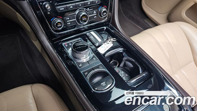 Jaguar XJ 2.0 Luxury SWB X351 2014 — фото 9