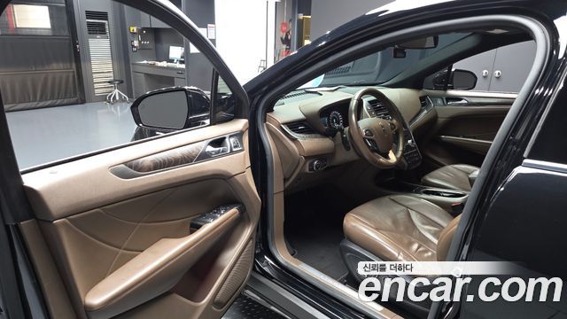 Lincoln MKC 2.0 AWD 2017 — фото 10