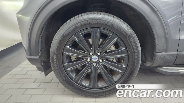 Ford Explorer (VI) 2.3 LimIted 4WD 2021 — фото 5