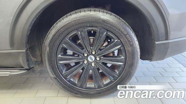 Ford Explorer (VI) 2.3 LimIted 4WD 2021 — фото 21