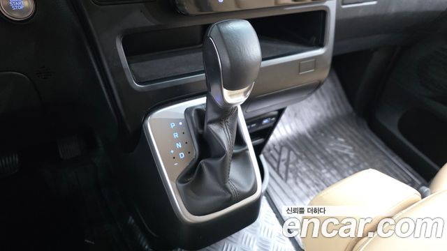 Hyundai Staria Cargo 3-Seater Modern 2023 — фото 9