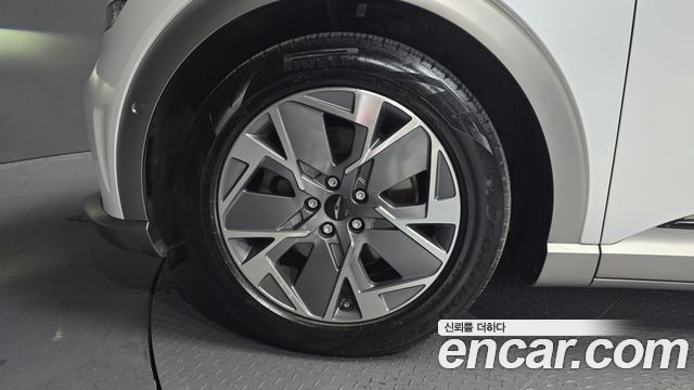 Genesis GV60 Standard AWD 2022 — фото 5