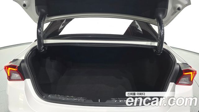Kia K5 (III) 2.0 Noblesse 2023 — фото 20
