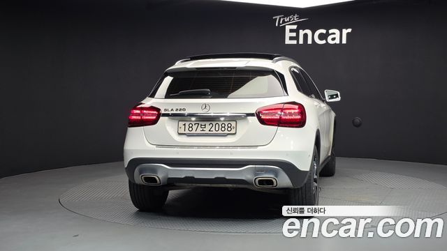 Mercedes-Benz GLA-Class (X156) GLA220 Premium 2019 — фото 4