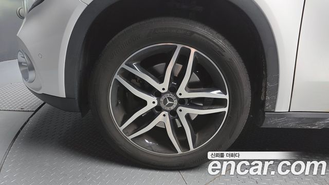 Mercedes-Benz GLA-Class (X156) GLA220 Premium 2019 — фото 5