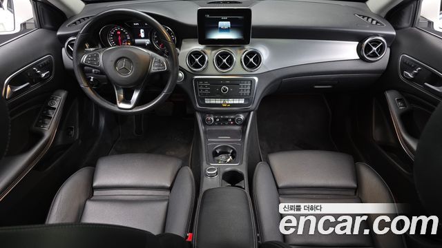 Mercedes-Benz GLA-Class (X156) GLA220 Premium 2019 — фото 7