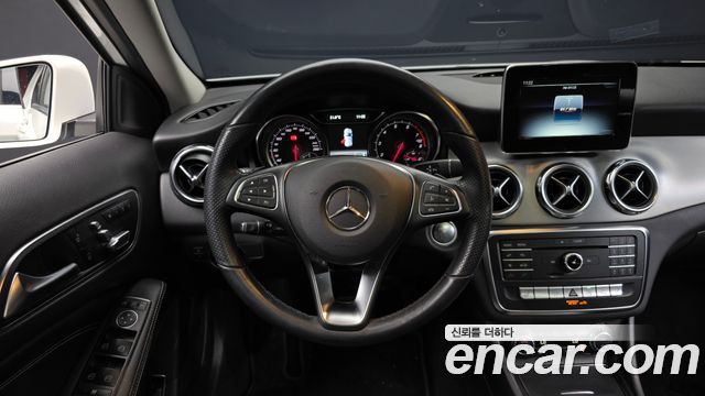 Mercedes-Benz GLA-Class (X156) GLA220 Premium 2019 — фото 13